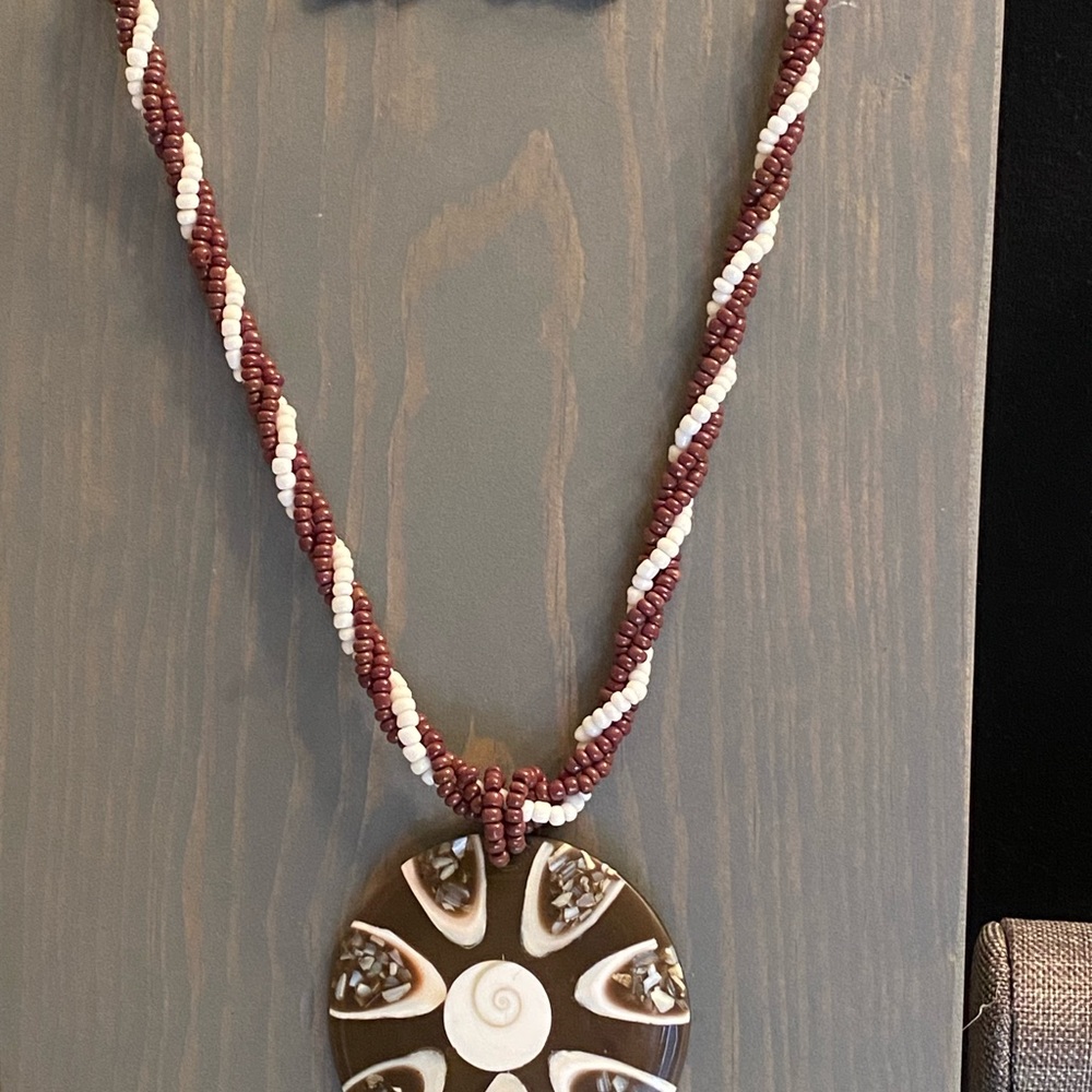 Shiva Shell earrings and necklace combination on twisted seed bead cord. NWT. - Picture 9 of 9